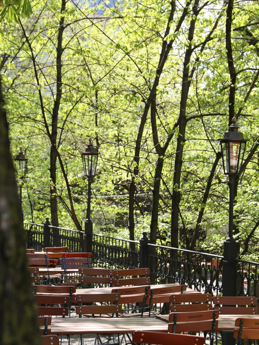 Augustiner Keller tables