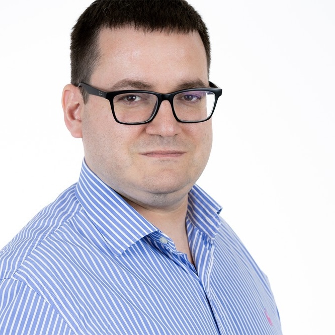 Dr. Dejan Ničković